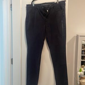 NWT High rise jeggings, super stretch size 18 long. American Eagle